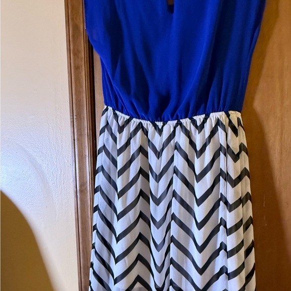 A. Byer Vintage Juniors Blue and Black Chevron Backless Dress Size Small - Picture 3 of 7